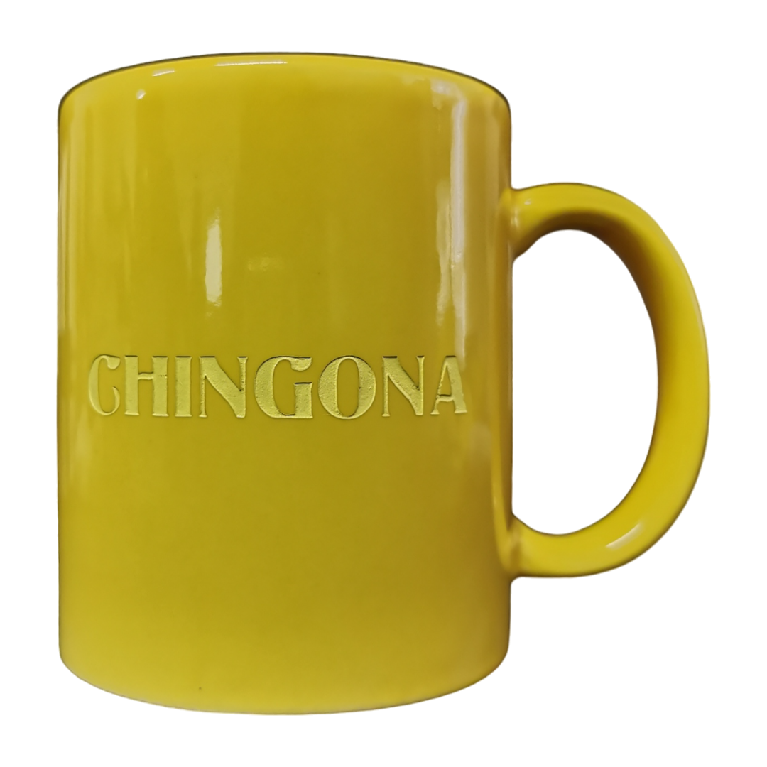 "Sensible, Chingona" Taza Amarilla Letras Amarillas