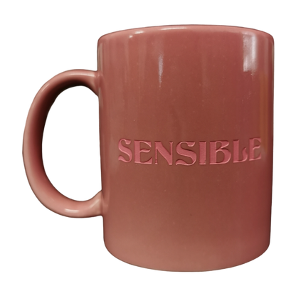 "Sensible, Chingona" Taza Rosa Letras Rosas