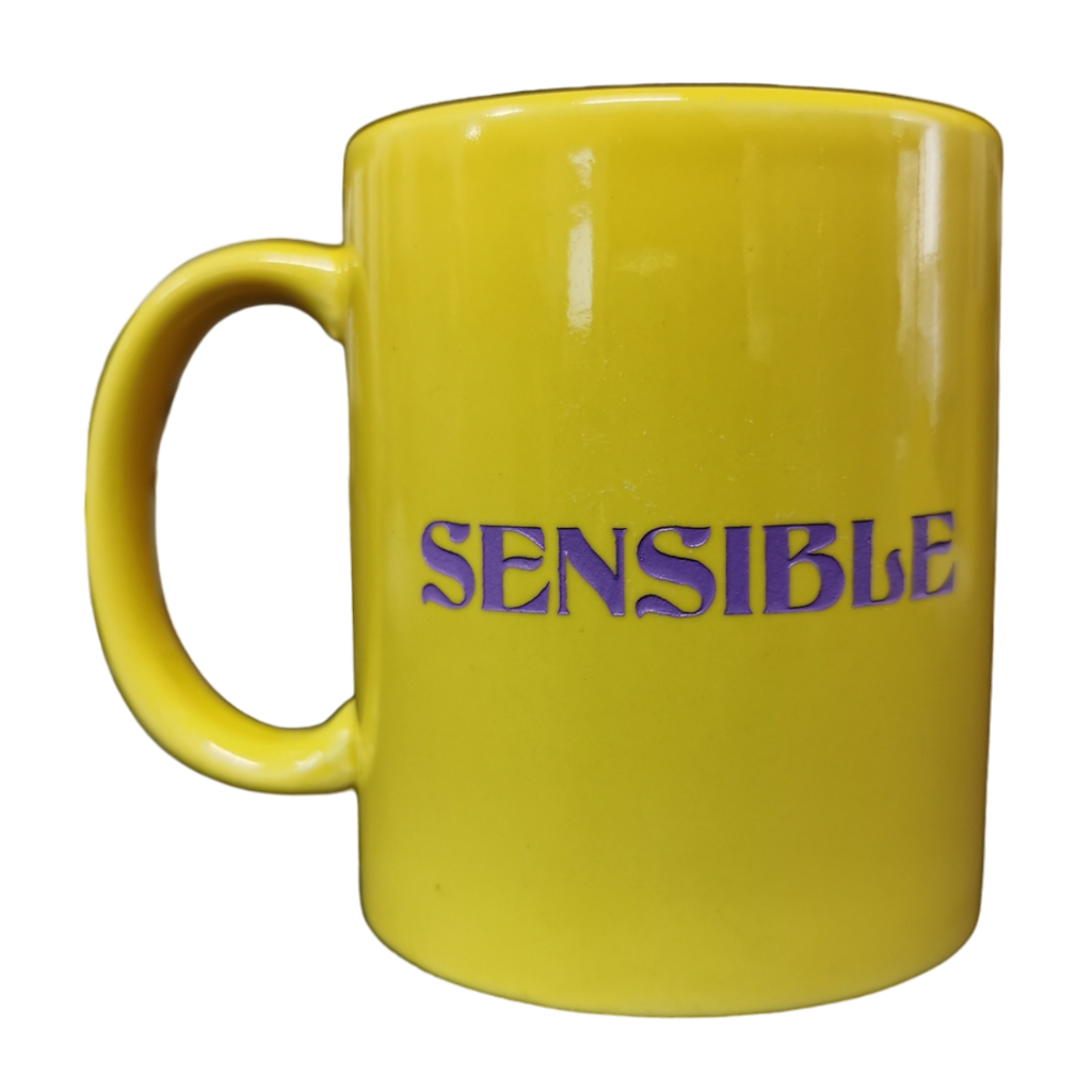 "Sensible, Chingona" Taza Amarilla Letras Moradas