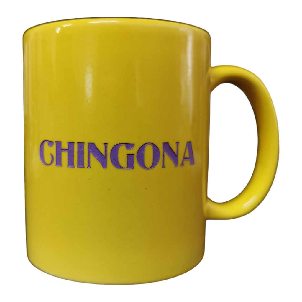"Sensible, Chingona" Taza Amarilla Letras Moradas